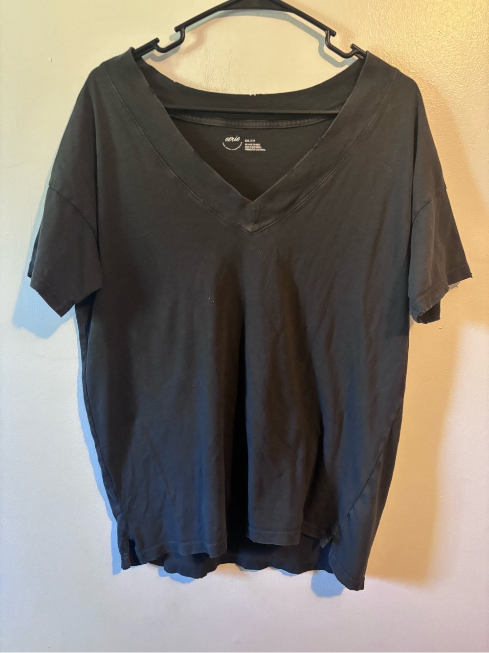 Aerie Black V-Neck Short Sleeve Tee